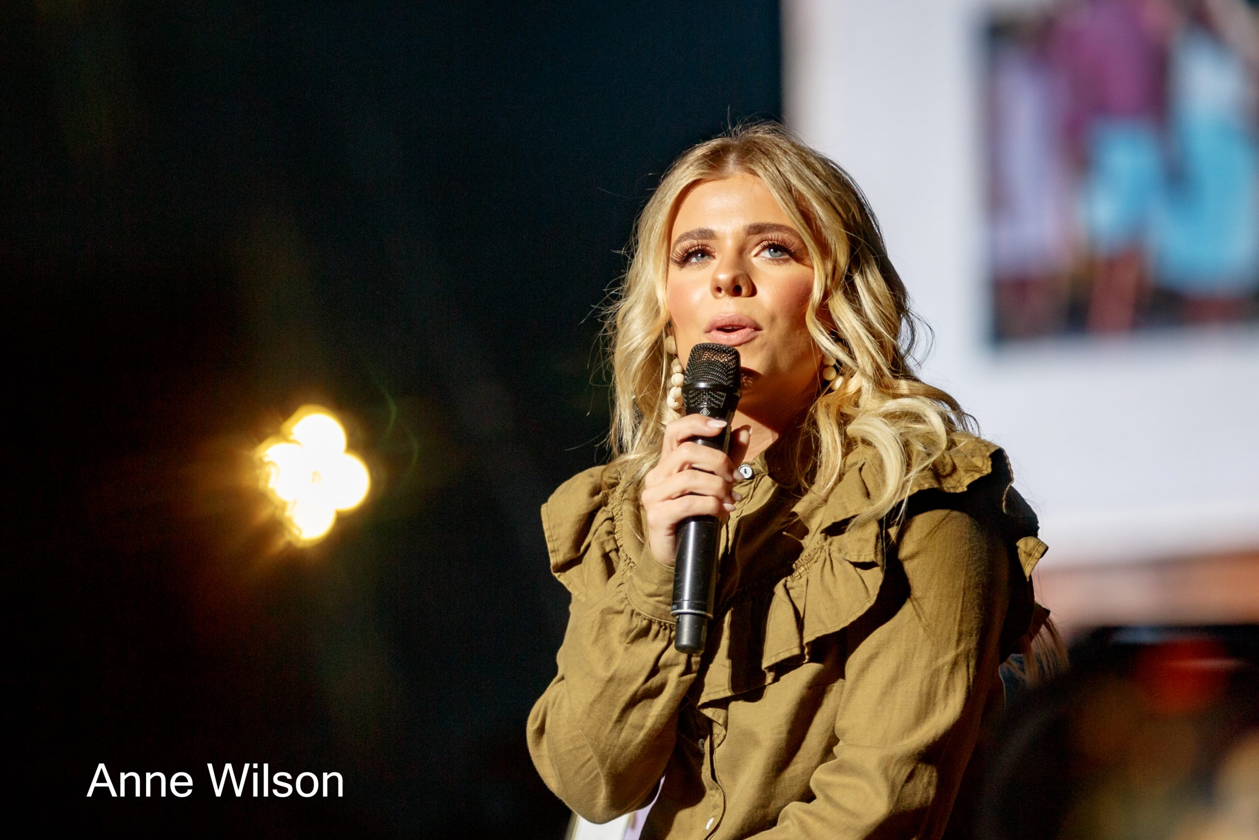 37 Anne Wilson Winter Jam Raleigh NC 3-17-2023 by Annette Holloway for CCM-8520