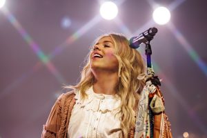 08 Anne Wilson VA Beach 10-7-2023 by Annette Holloway for CCM Mag-3180