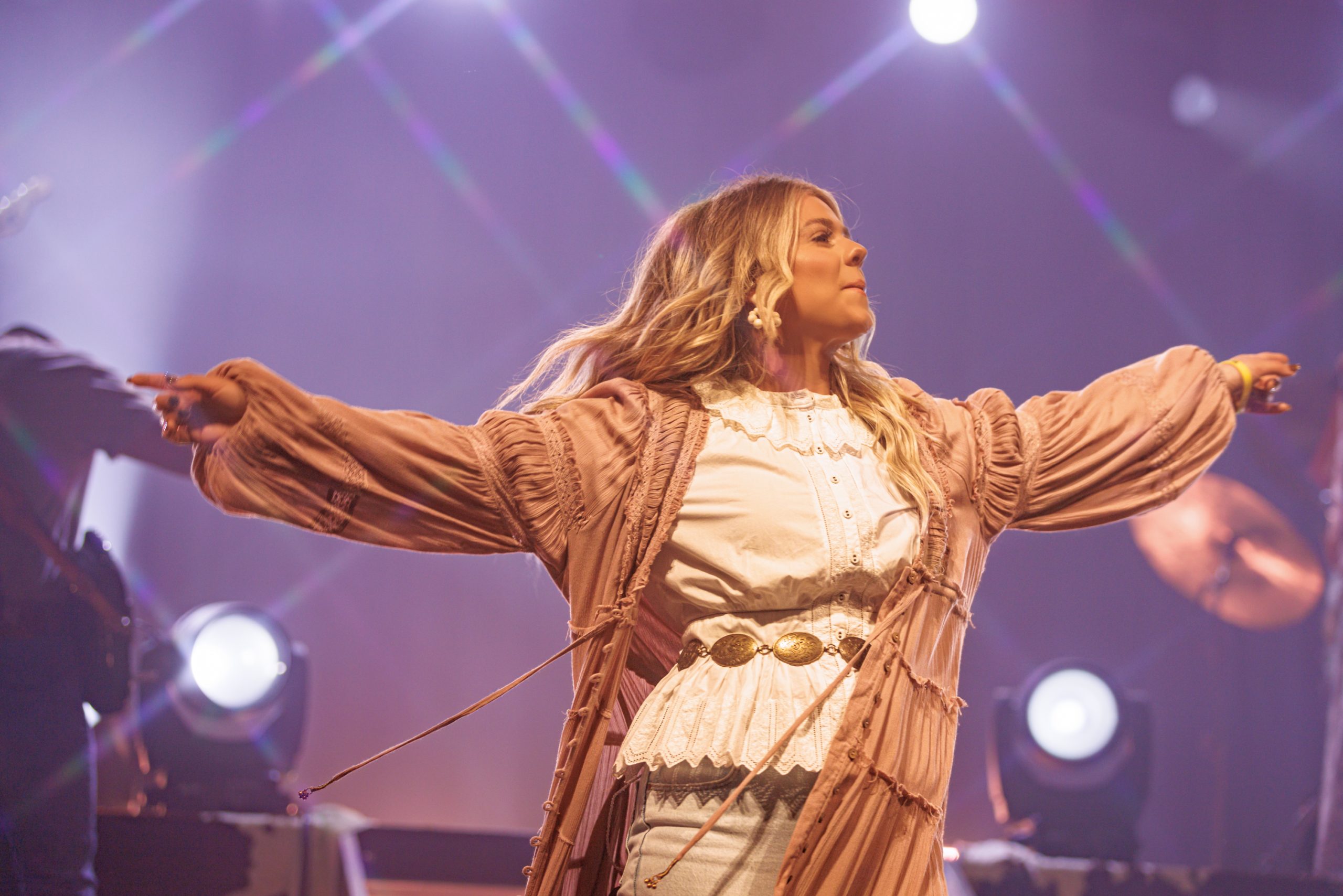 09 Anne Wilson VA Beach 10-7-2023 by Annette Holloway for CCM Mag-3201