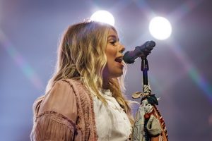 14 Anne Wilson VA Beach 10-7-2023 by Annette Holloway for CCM Mag-3169