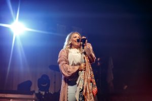 23 Anne Wilson VA Beach 10-7-2023 by Annette Holloway for CCM Mag-8983