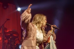 24 Anne Wilson VA Beach 10-7-2023 by Annette Holloway for CCM Mag-9046