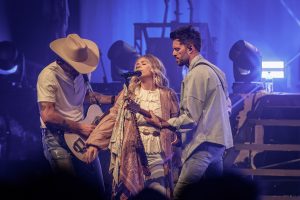 30 Anne Wilson VA Beach 10-7-2023 by Annette Holloway for CCM Mag-3404