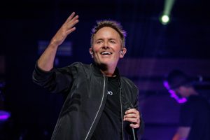 10 Chris Tomlin Hampton VA 11-2-2023 by Annette Holloway for CCM Mag-9801