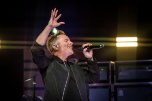 13 Chris Tomlin Hampton VA 11-2-2023 by Annette Holloway for CCM Mag-9691