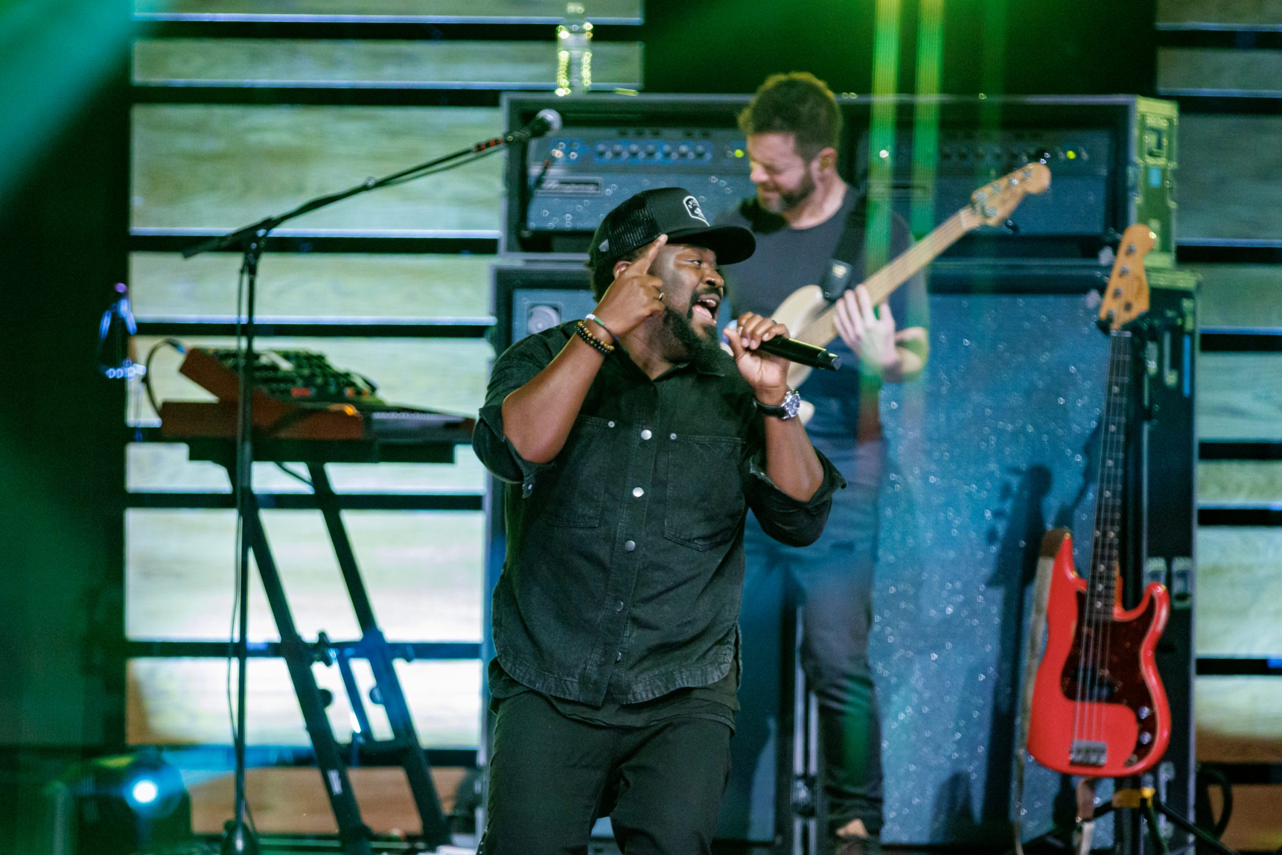 24 Chris Tomlin Hampton VA 11-2-2023 by Annette Holloway for CCM Mag-0500