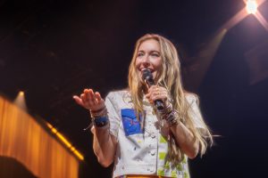 21 Lauren Daigle VA 3-16-2024 by Annette Holloway for CCM Mag-3812