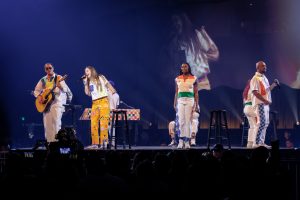 23 Lauren Daigle VA 3-16-2024 by Annette Holloway for CCM Mag-4118