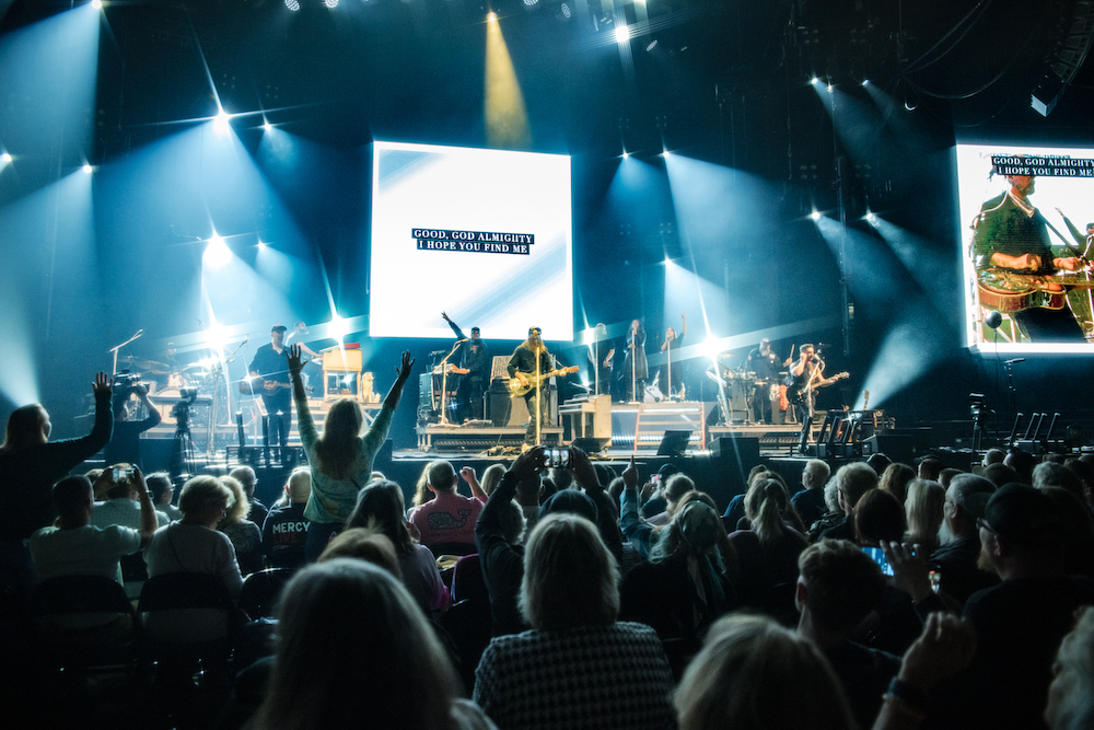 04 Crowder in Norfolk VA 10-18-2024 by Annette Holloway for CCM Mag-8074