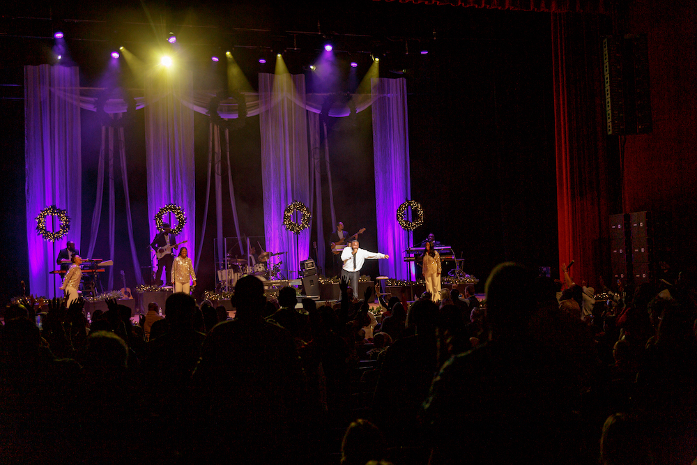 04 Roman and Debbie - CeCe Winans Christmas Tour in VA 12-6-2024 by Annette Holloway-0220