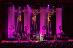 10 CeCe Winans Christmas Tour in VA 12-6-2024 by Annette Holloway-0188