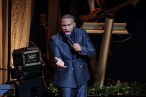 13 Roman and Debbie - CeCe Winans Christmas Tour in VA 12-6-2024 by Annette Holloway-5850