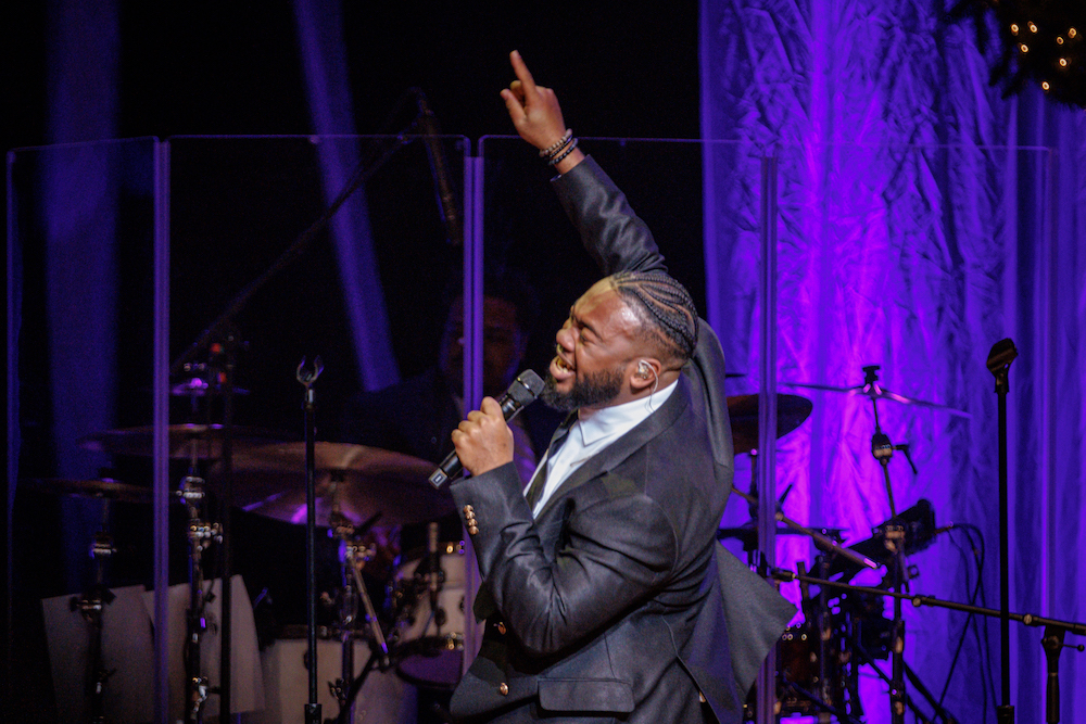 16 Roman and Debbie - CeCe Winans Christmas Tour in VA 12-6-2024 by Annette Holloway-5385