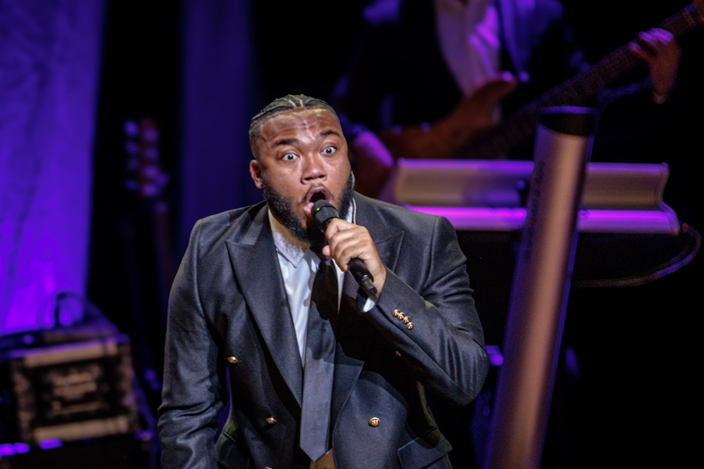 19 Roman and Debbie - CeCe Winans Christmas Tour in VA 12-6-2024 by Annette Holloway-5393