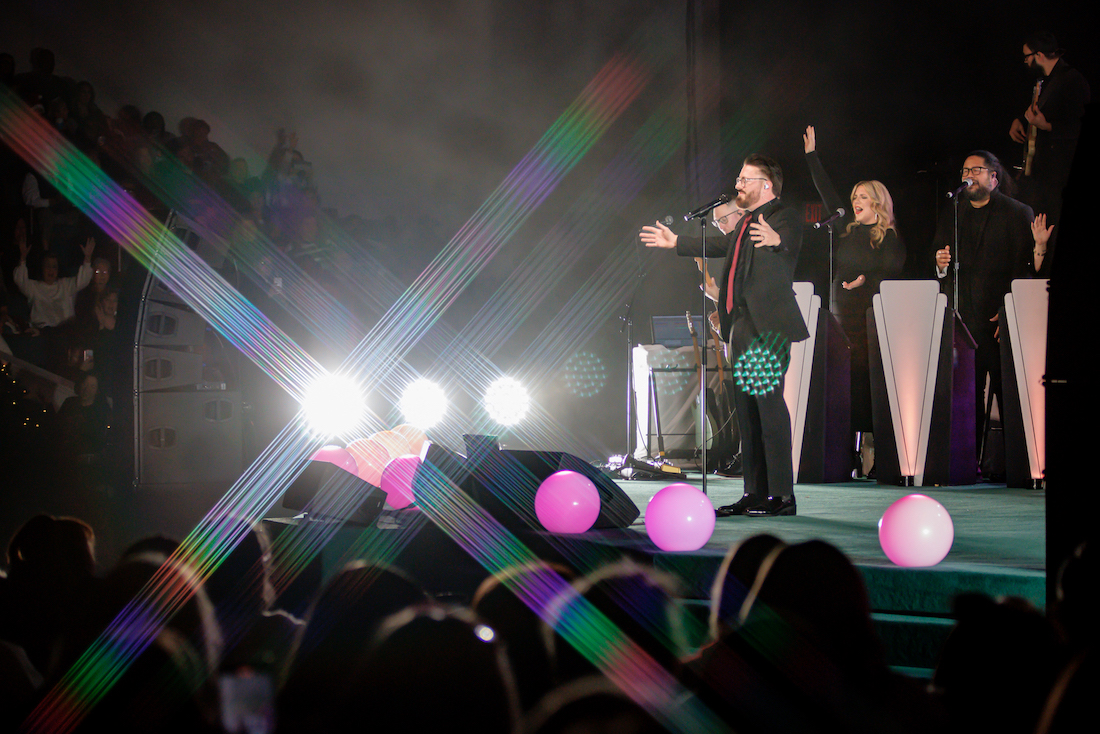 20 Grant & Gokey Christmas Tour 12-5-2024 by Annette Holloway-4282