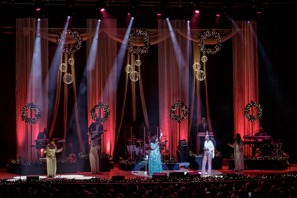 26 Roman and Debbie - CeCe Winans Christmas Tour in VA 12-6-2024 by Annette Holloway-0172