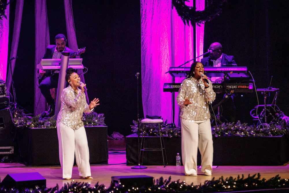 32 CeCe Winans Christmas Tour in VA 12-6-2024 by Annette Holloway-5258